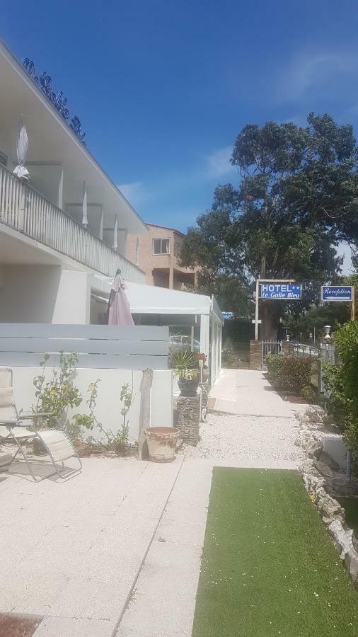 Hotel Le Golfe Bleu كافالير سور مير المظهر الخارجي الصورة